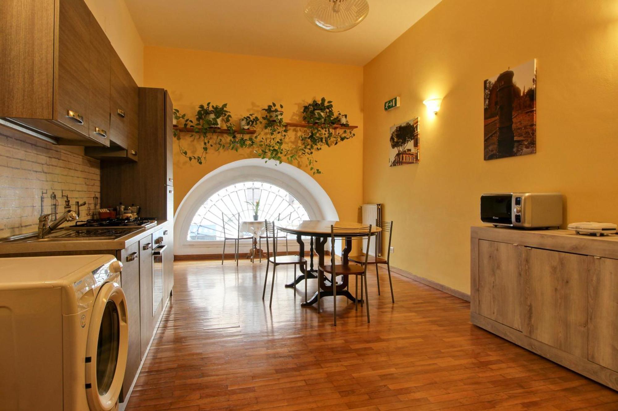 House Apartment Rom